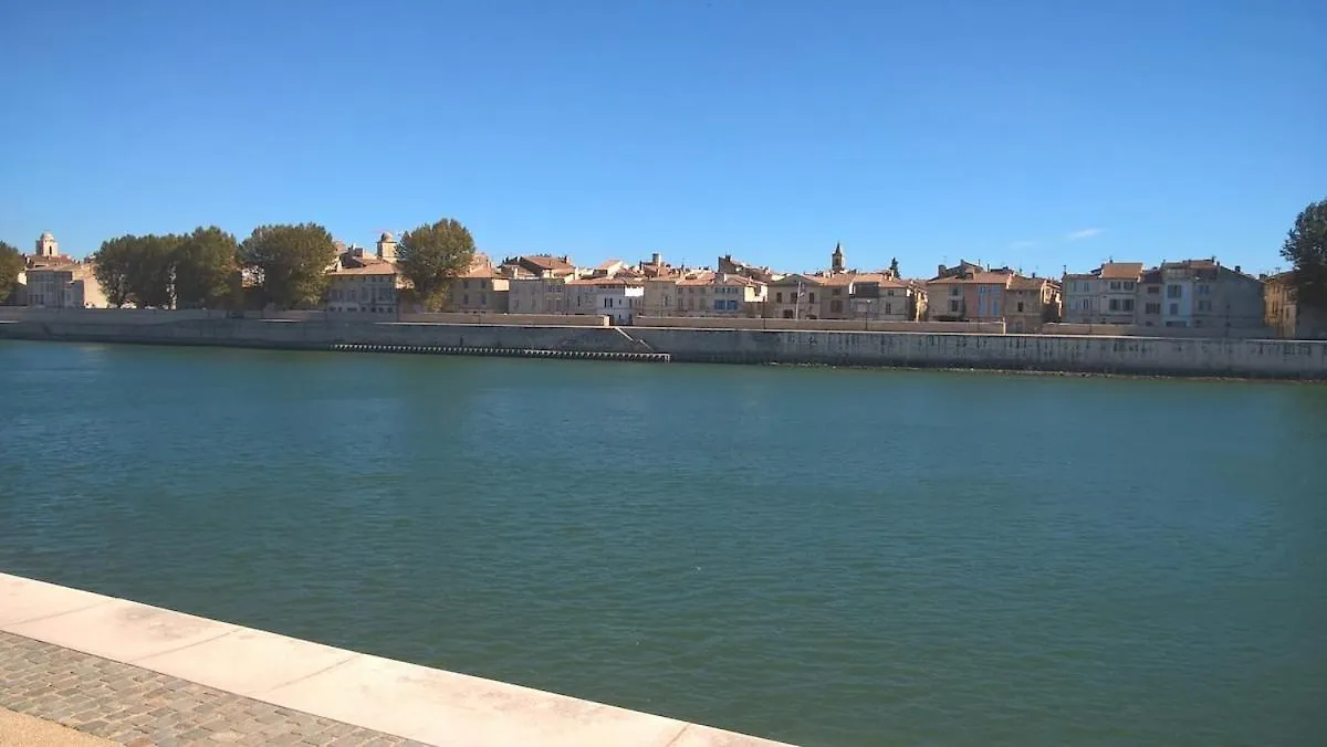 Studio Romarin Au Pied Des Arenes Arles 0*,  France